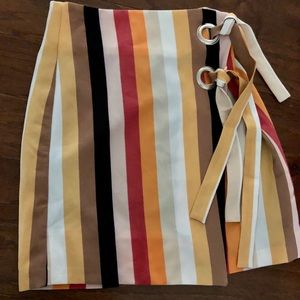 URBAN OUTFITTERS WRAP MINI SKIRT SIZE XS 💜💕❤️